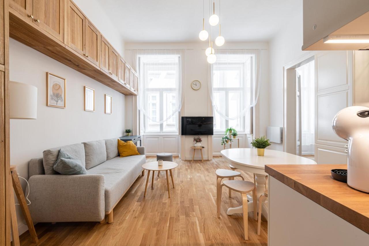 Sunset Treasure 3-BDR Apartment - Ferienwohnung Budapest