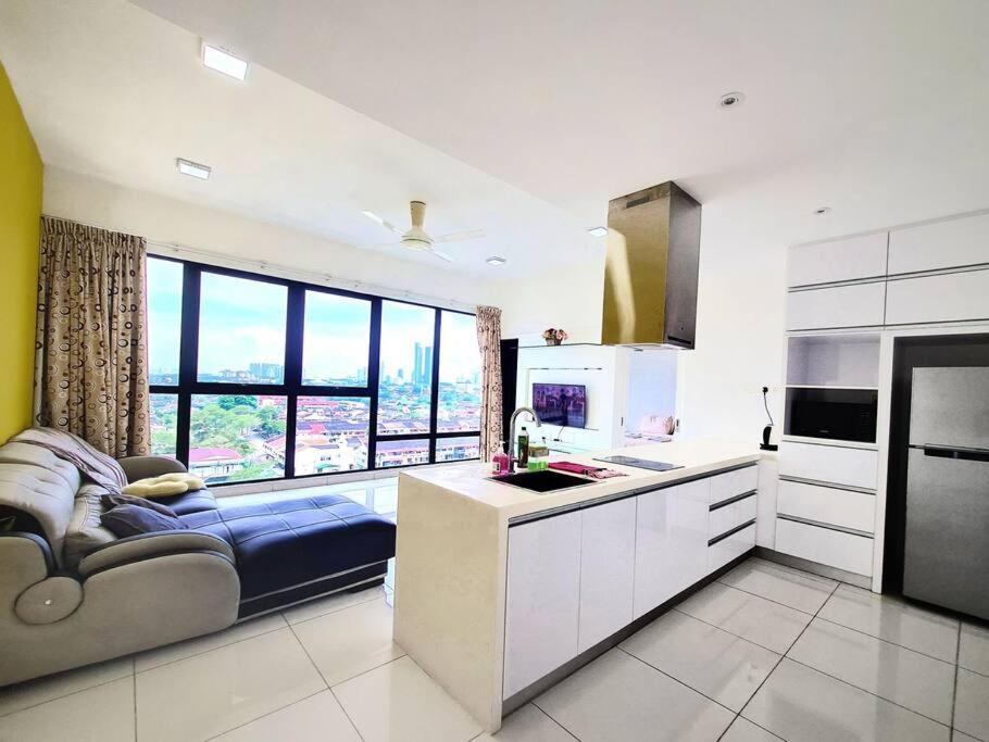 Mosaic Southkey 1 bedroom Mid Valley by GDRAGON HomeStay - B&B