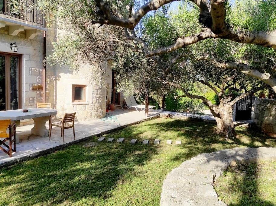 VILLA IRIS - B&B Vryses