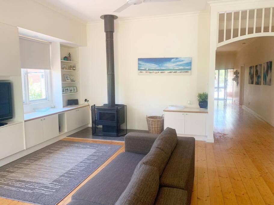 B&B Anglesea - Family Friendly Anglesea Haven Beach House - Bed and Breakfast Anglesea