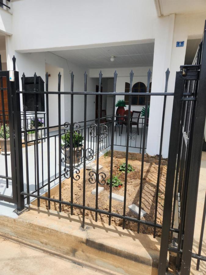 Cozy apartment in Nea Kios - B&B