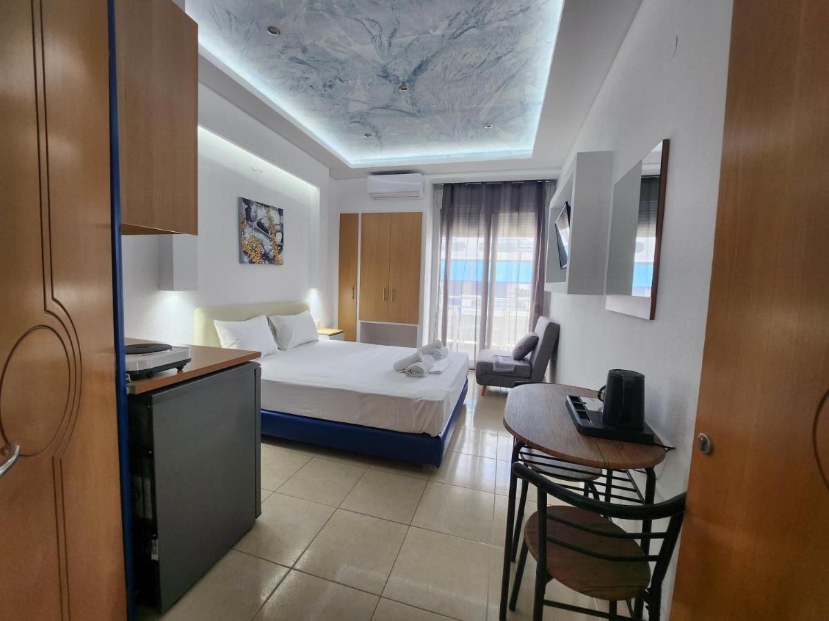 Deluxe Double Room with Side Sea View