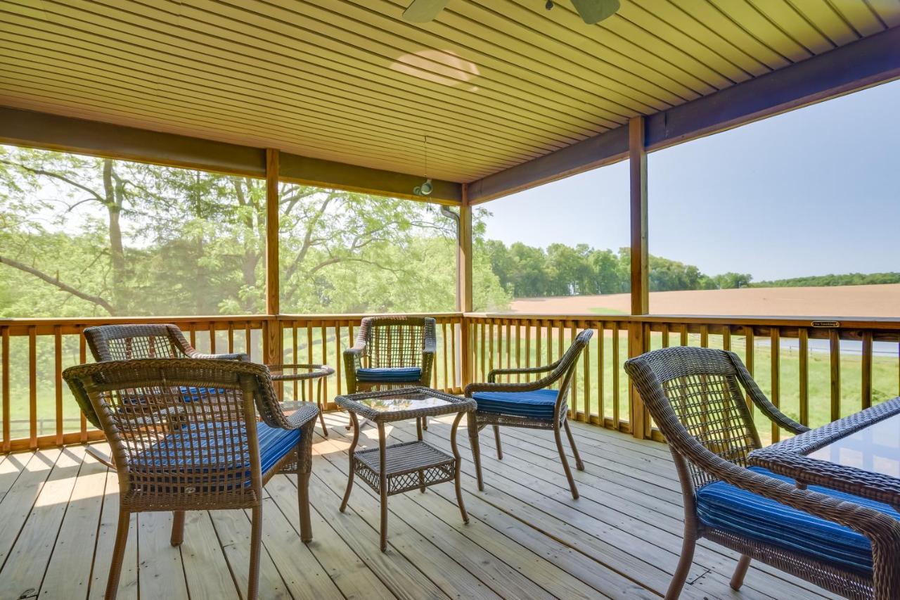 2 Mi to Wineries Calm Cottage on 90 Acres with Barn - B&B