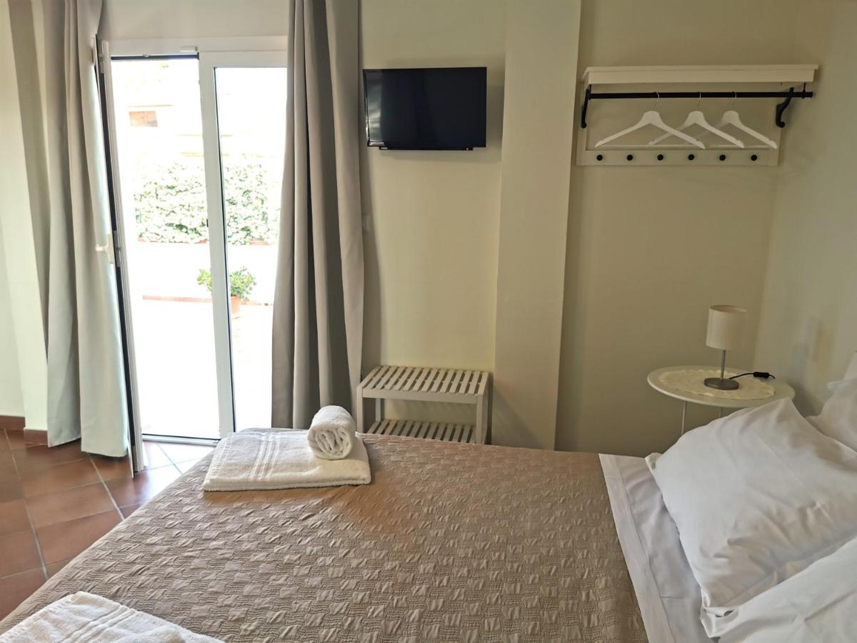 Estudio con vistas al jardín