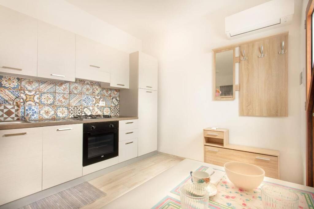 Grazioso Monolocale a due passi dal centro - B&B Olbia