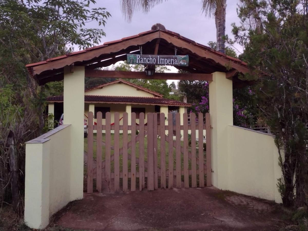 Chácara Rancho Imperial - Socorro - SP - Piscina, Churrasqueira, Forno à Lenha, Campo de Futebol e uma linda Vista para a Montanha! - B&B Socorro
