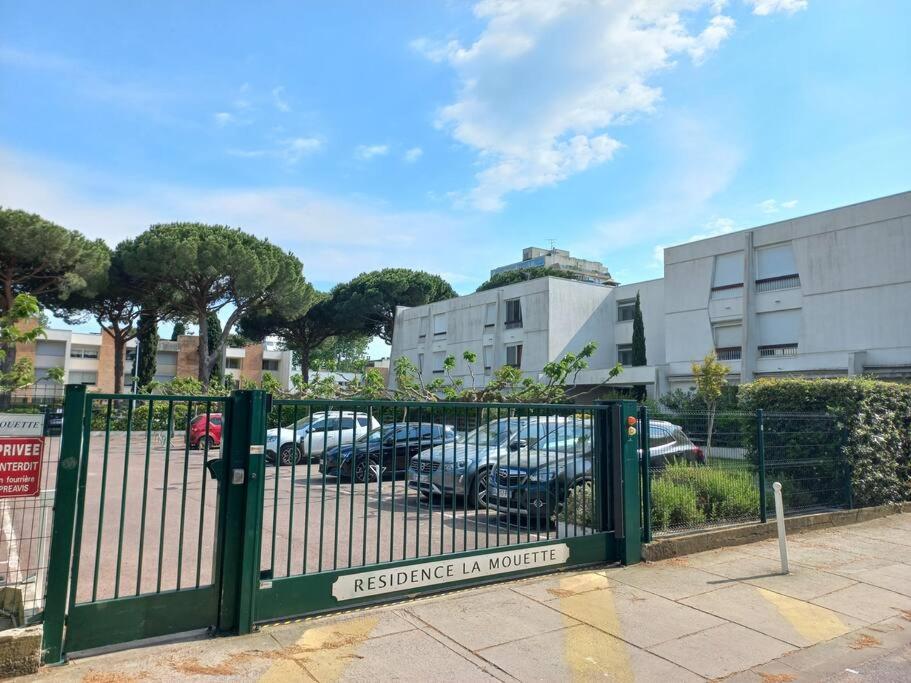 studio parking privé climatisation plage proche - B&B