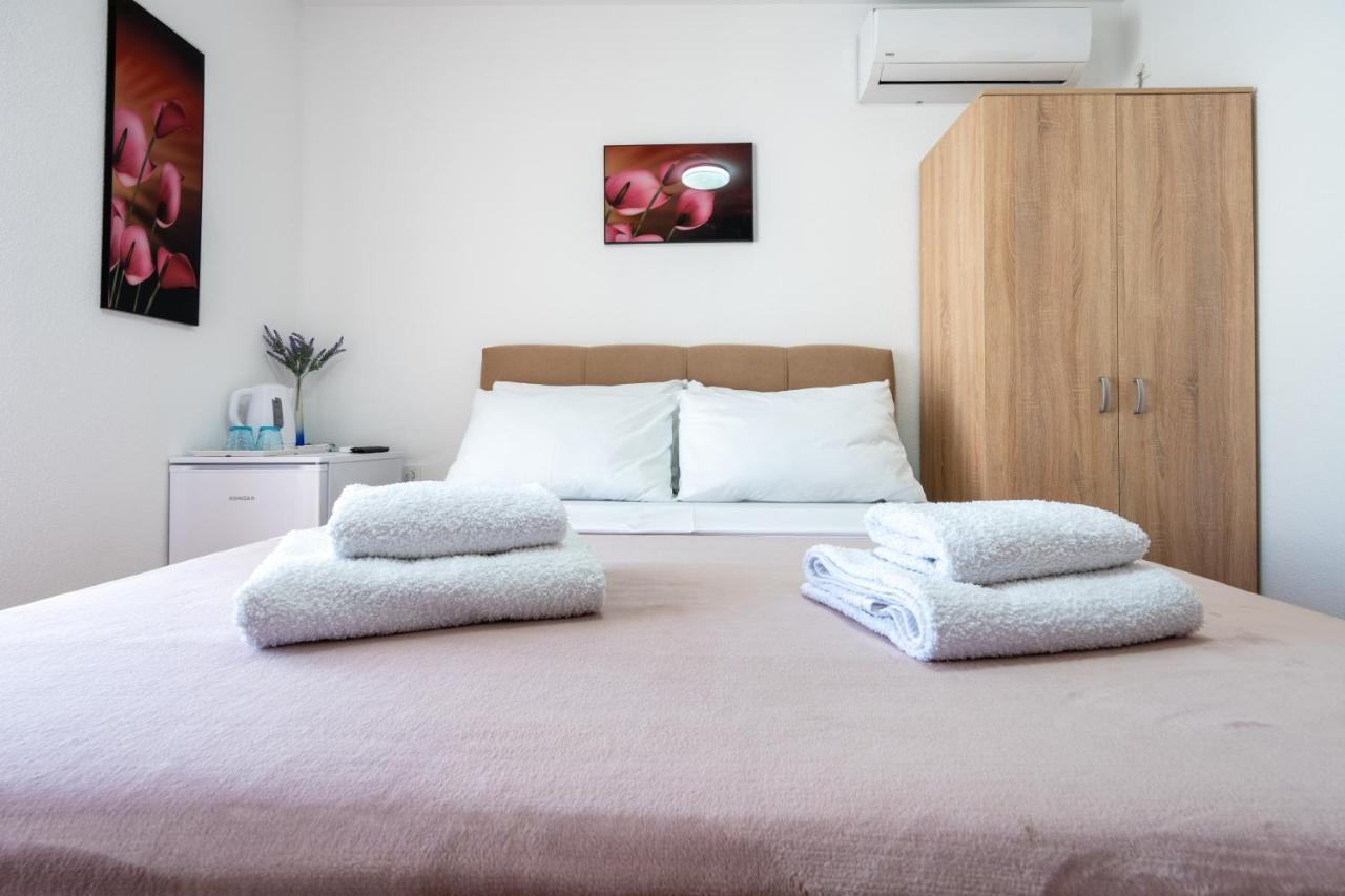Deluxe Doppelzimmer (2 Erwachsene & 1 Kind)