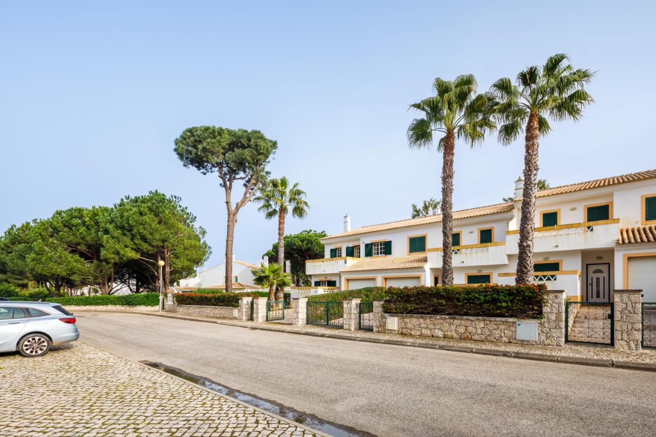 Falésia Beach Villa by The Portuguese Butler - Chambres d’hôtes