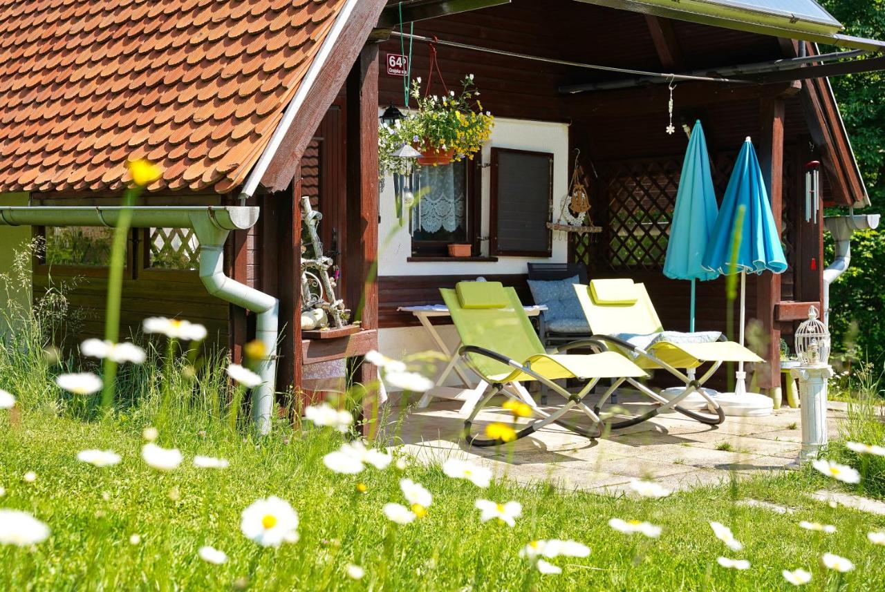 Emerald Bell Cottage - Smaragdni Zvonček - B&B Gomilsko