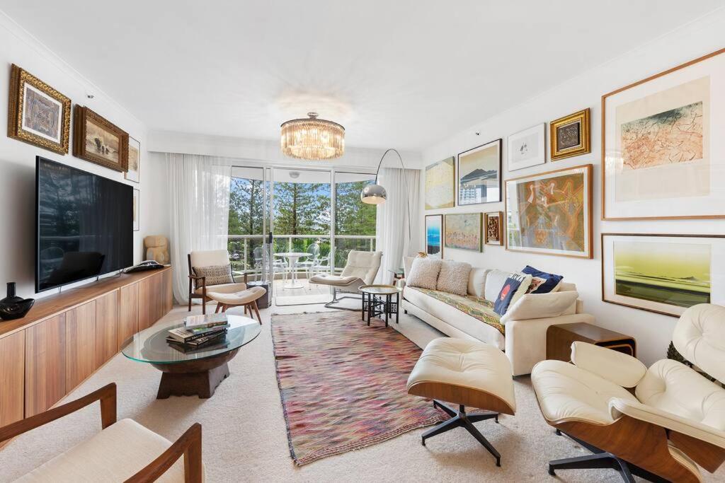 Oscar on Main resort Walk to beach and Tedder Ave - Chambres d’hôtes Gold Coast
