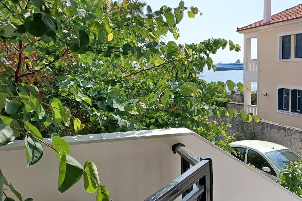 B&B Mytilene - Garden Seaview Luxury Apartment - Bed and Breakfast Mytilene