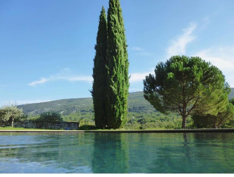 Magnifique villa avec piscine dans le Luberon - Bed and Breakfast