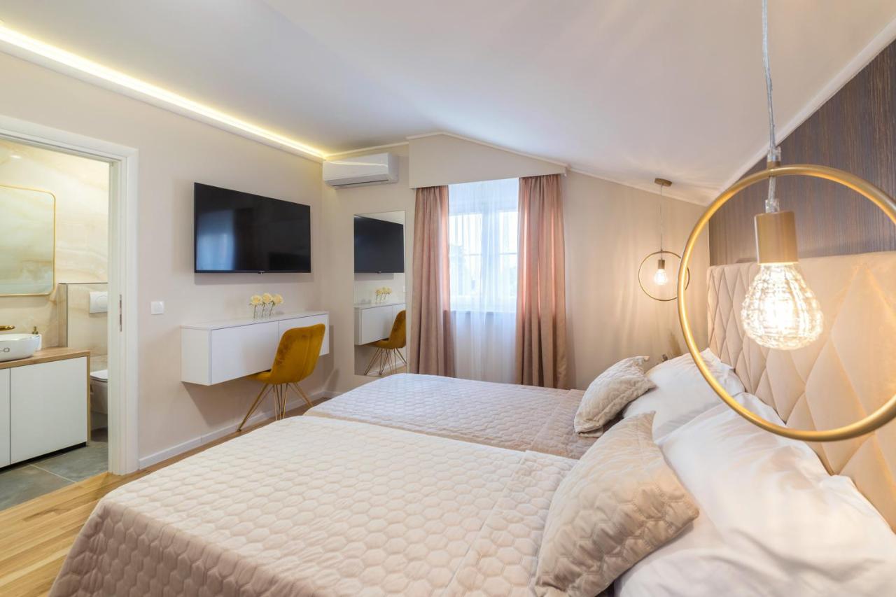 Doppel-/Zweibettzimmer mit eigenem Bad