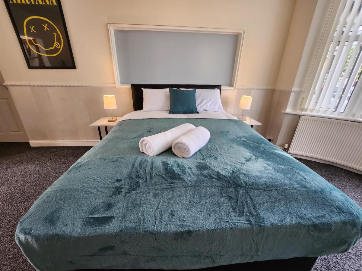 B&B Birmingham - Sheldon Shared House - Bed and Breakfast Birmingham