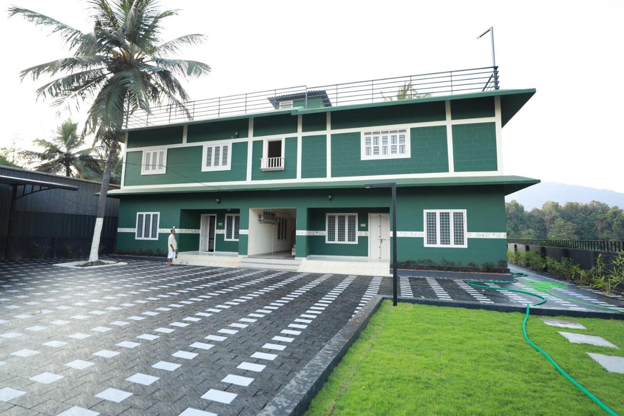 San Unik Homestay - Bed and Breakfast