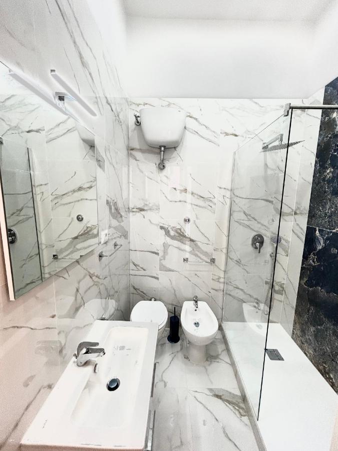 Naples Apartment Plebiscito - B&B Napoli