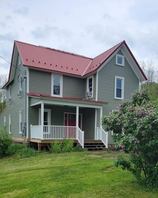 B&B Hector - FLX 1890's Farmhouse - Bed and Breakfast Hector