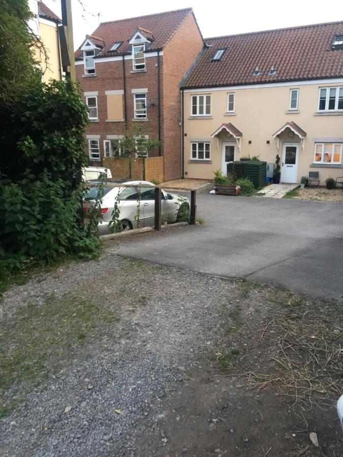 Comfortable rooms with live in host, walking distance to the High St & more - B&B Glastonbury