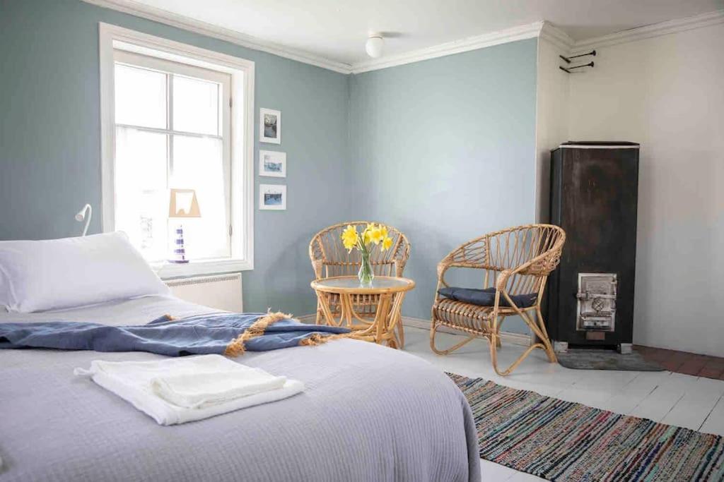Seaside Cottage in Suomenlinna Island - B&B Helsinki
