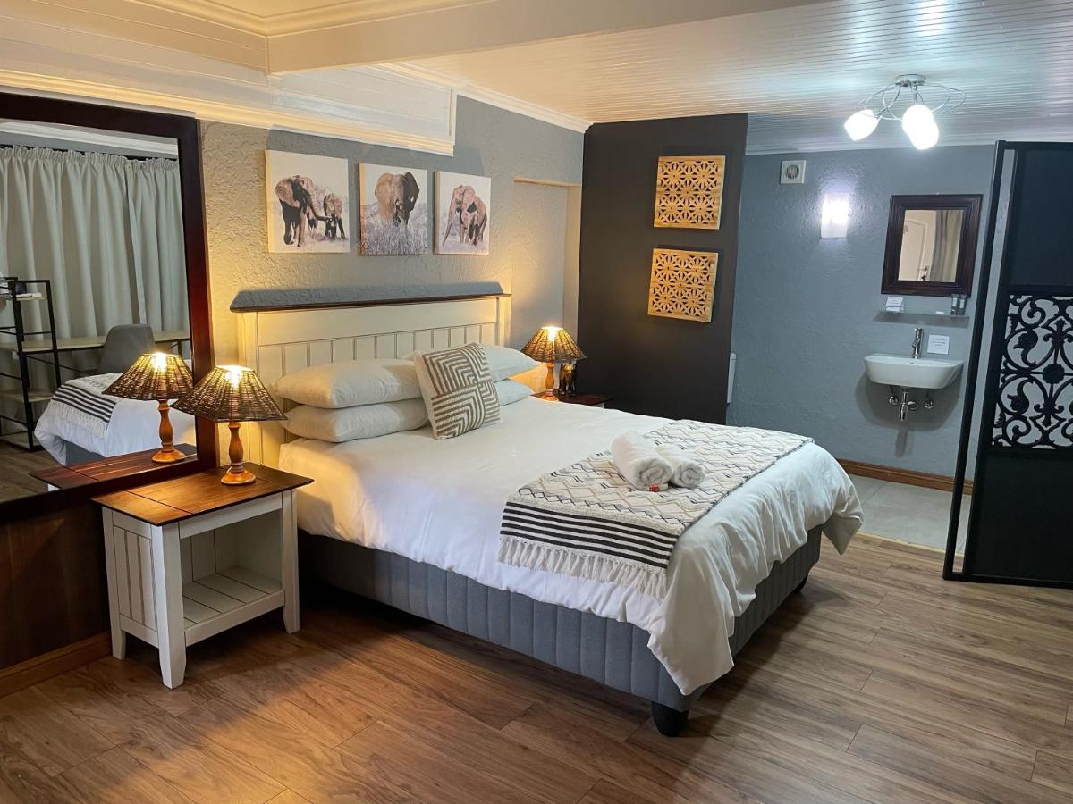 Deluxe Queen Room