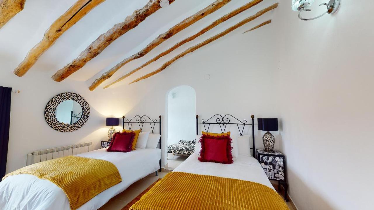 Large Twin Room