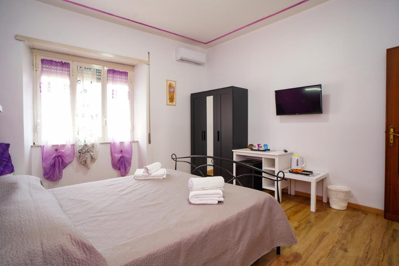 Tweepersoonskamer met Gedeelde Badkamer