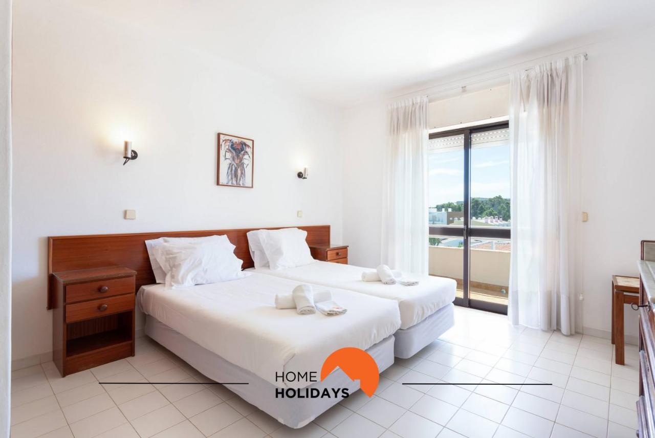 Apartamento con vistas a la piscina