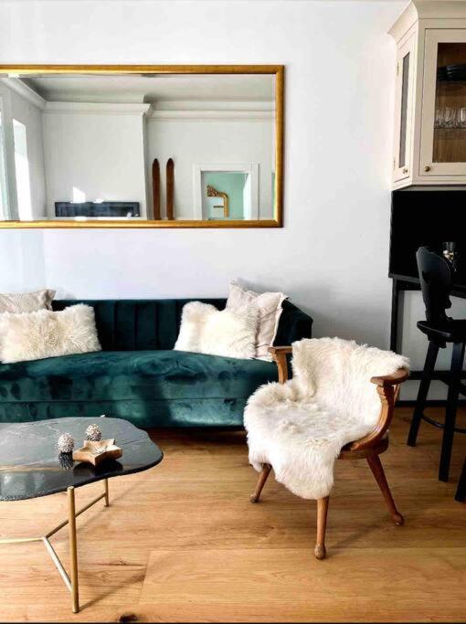Brand-new, central apartment w/ VIEWS - B&B