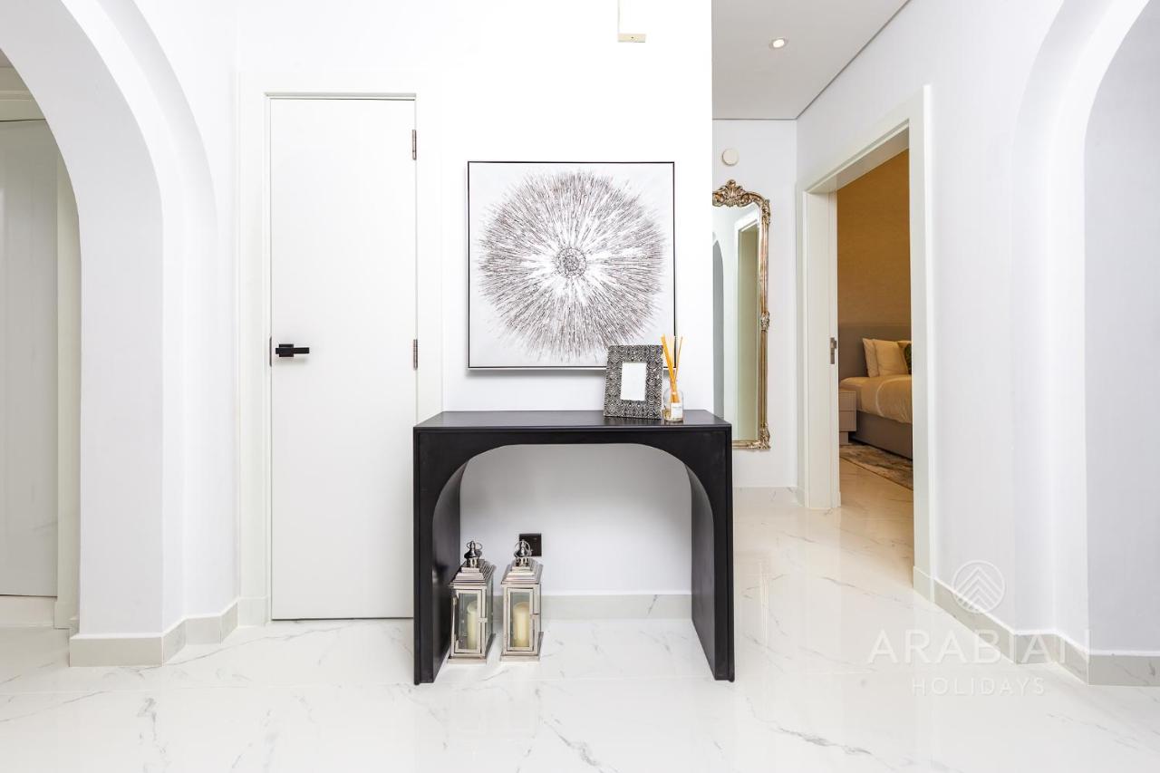 Bright and Cosy 2BRmaids with Sea View and Riva Beach Club Access - Bed and Breakfast Dubai