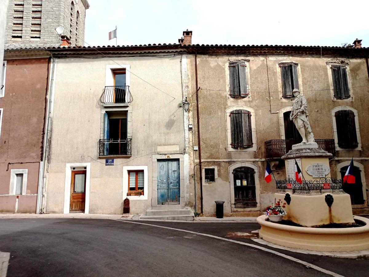 Charmant appartement dans l’Ancienne Mairie - Chambres d’hôtes Saint-Laurent-le-Minier