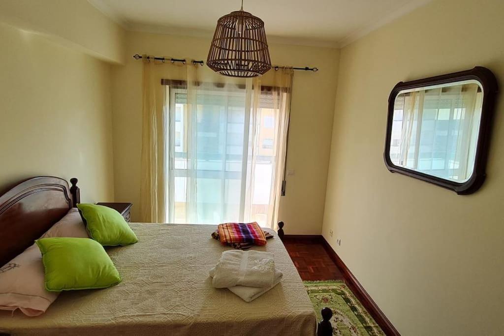 B&B Tavarede - Lovely Modern Duplex 3 Bedroom Flat in Quiet Area - Bed and Breakfast Tavarede