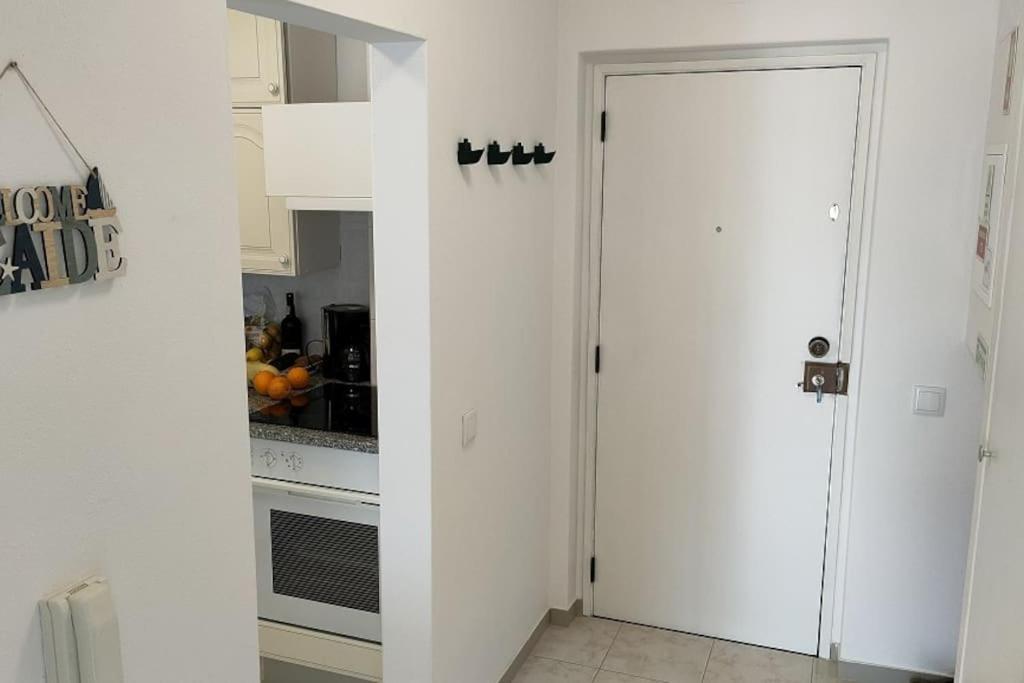 ROOFTOP EstrelaDoMar NewOpening- 150m to the Beach - B&B