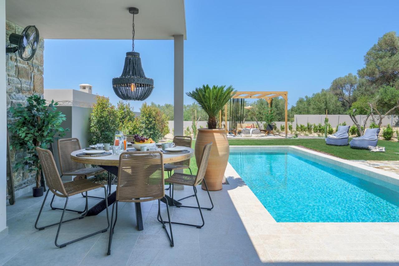 B&B Agios Dimitrios - Modern Family Villa Leba with Private Pool & BBQ - Bed and Breakfast Agios Dimitrios