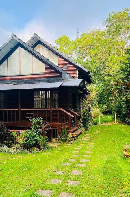 B&B Tagaïtaï - Pines Cabin Tagaytay Staycation - Bed and Breakfast Tagaïtaï