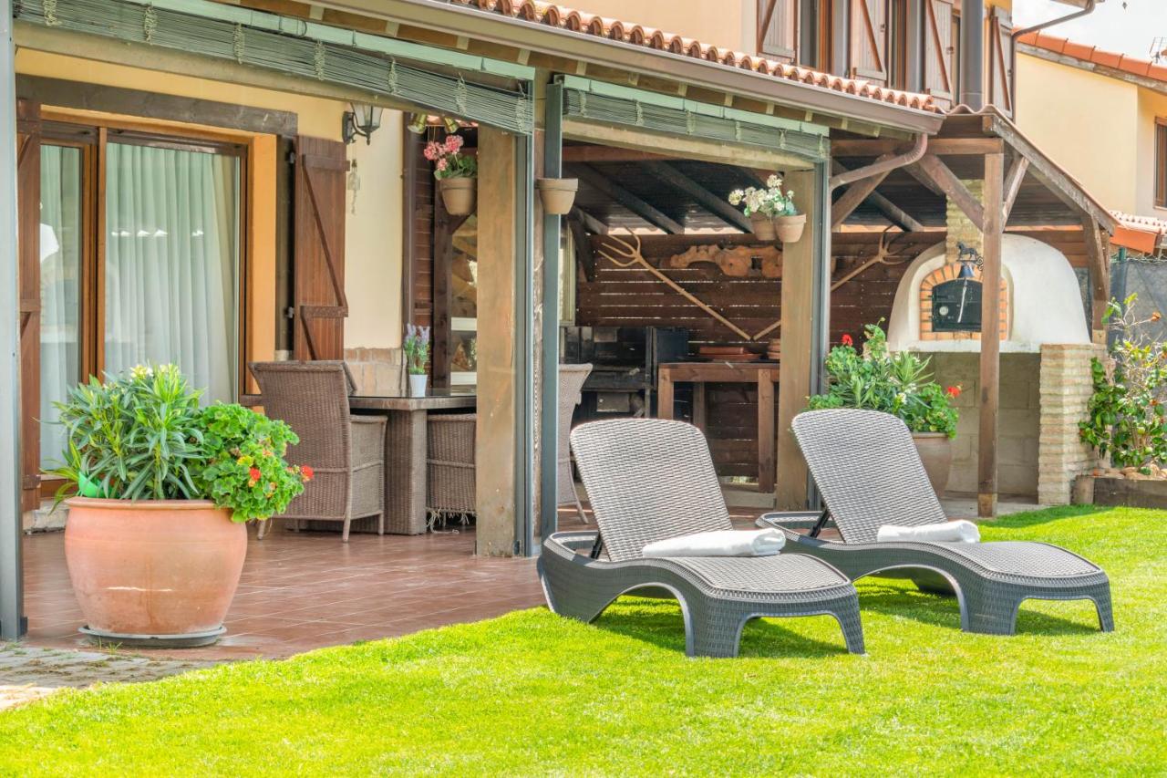 Espectacular casa con piscina próxima a Pamplona - Chambres d’hôtes Biurrun