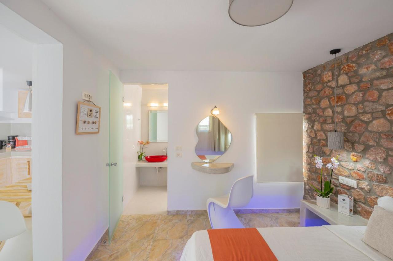 One-Bedroom Apartment with Hot Tub