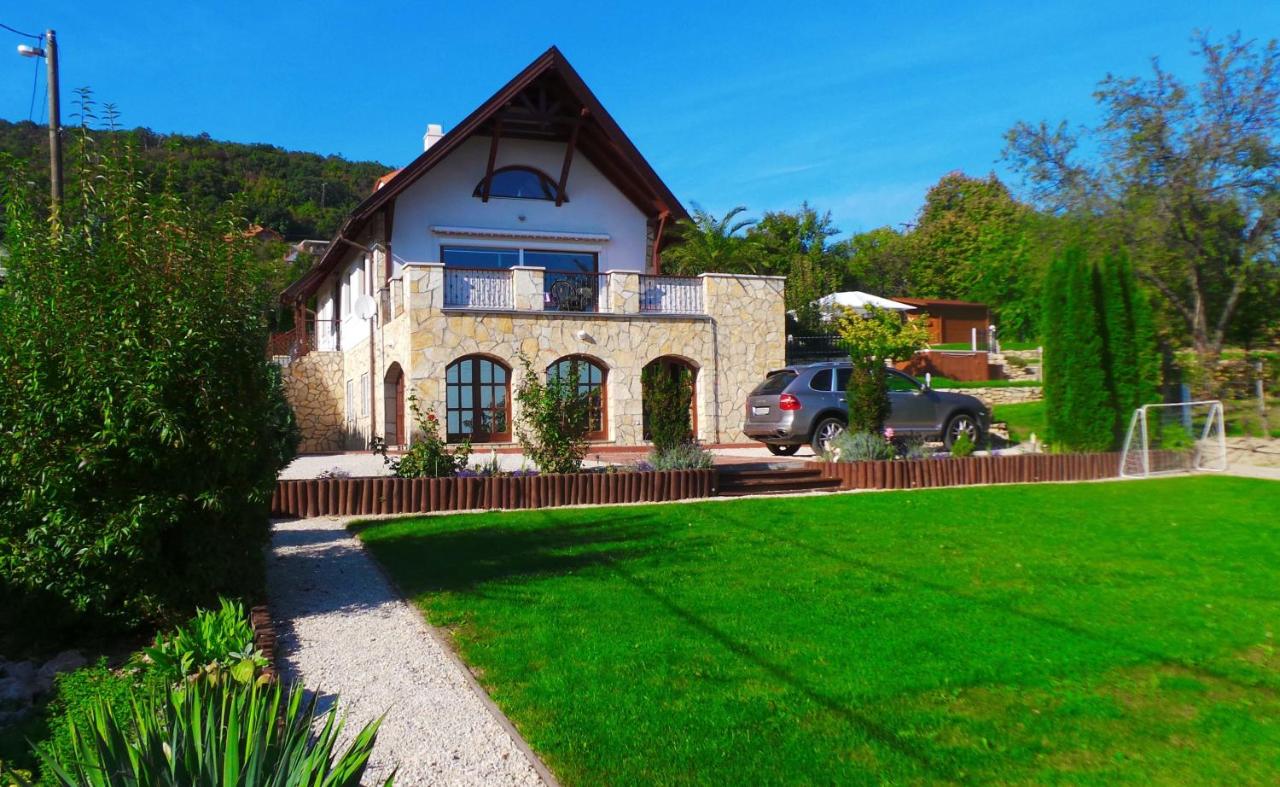 Keith Lakewood Villa - Bed and Breakfast Balatonfüred