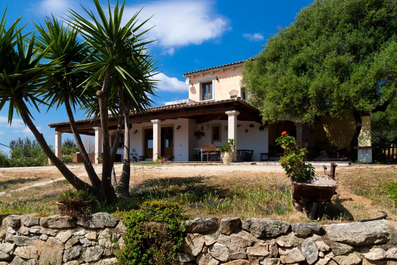 B&B Olbia - Antica Caresi B&B - Bed and Breakfast Olbia