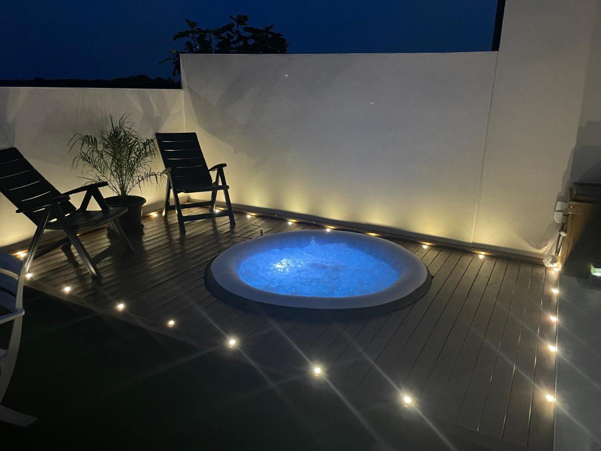 Appartement avec SPA-avril à sept-Camargue 4 personnes - Bed and Breakfast Saint-Laurent-d'Aigouze