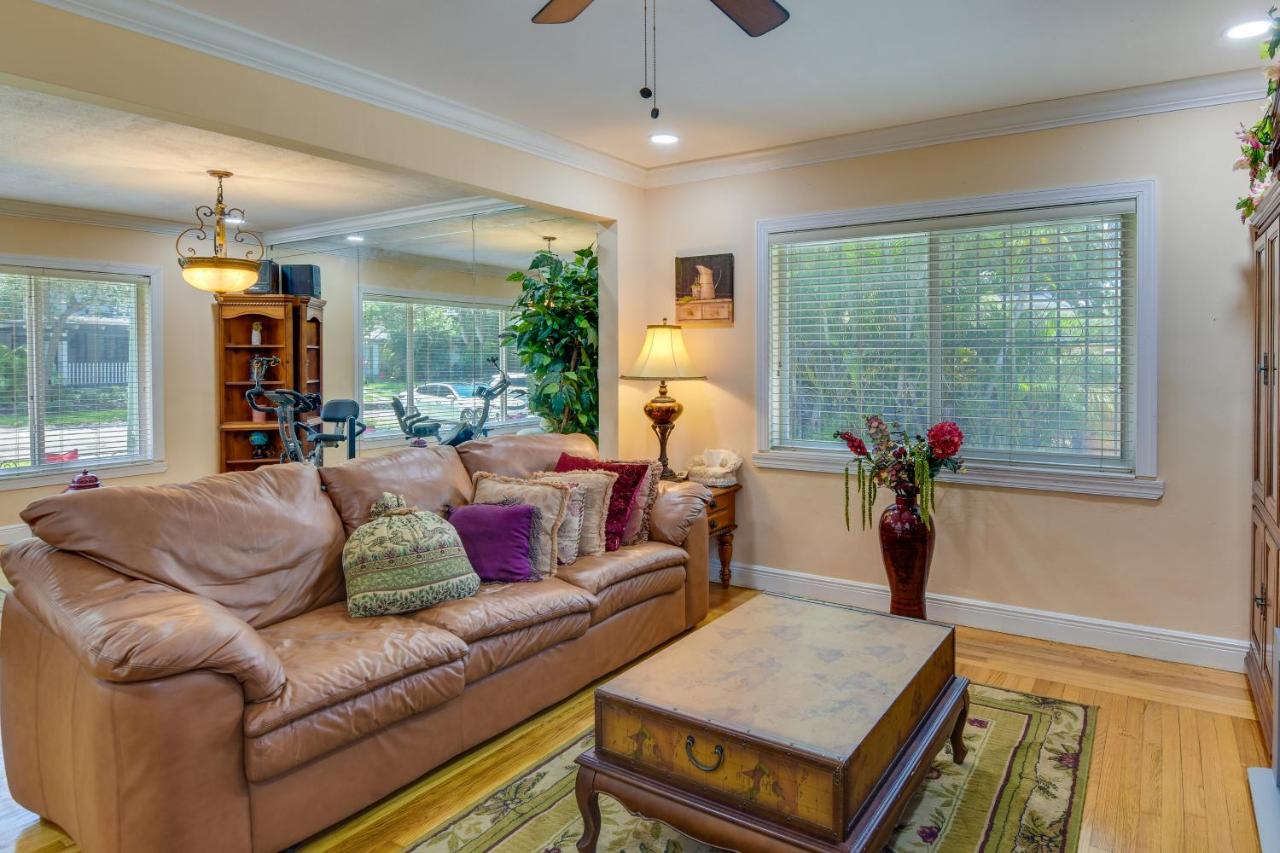 El Portal Vacation Rental about 9 Mi to Miami! - Bed and Breakfast Miami