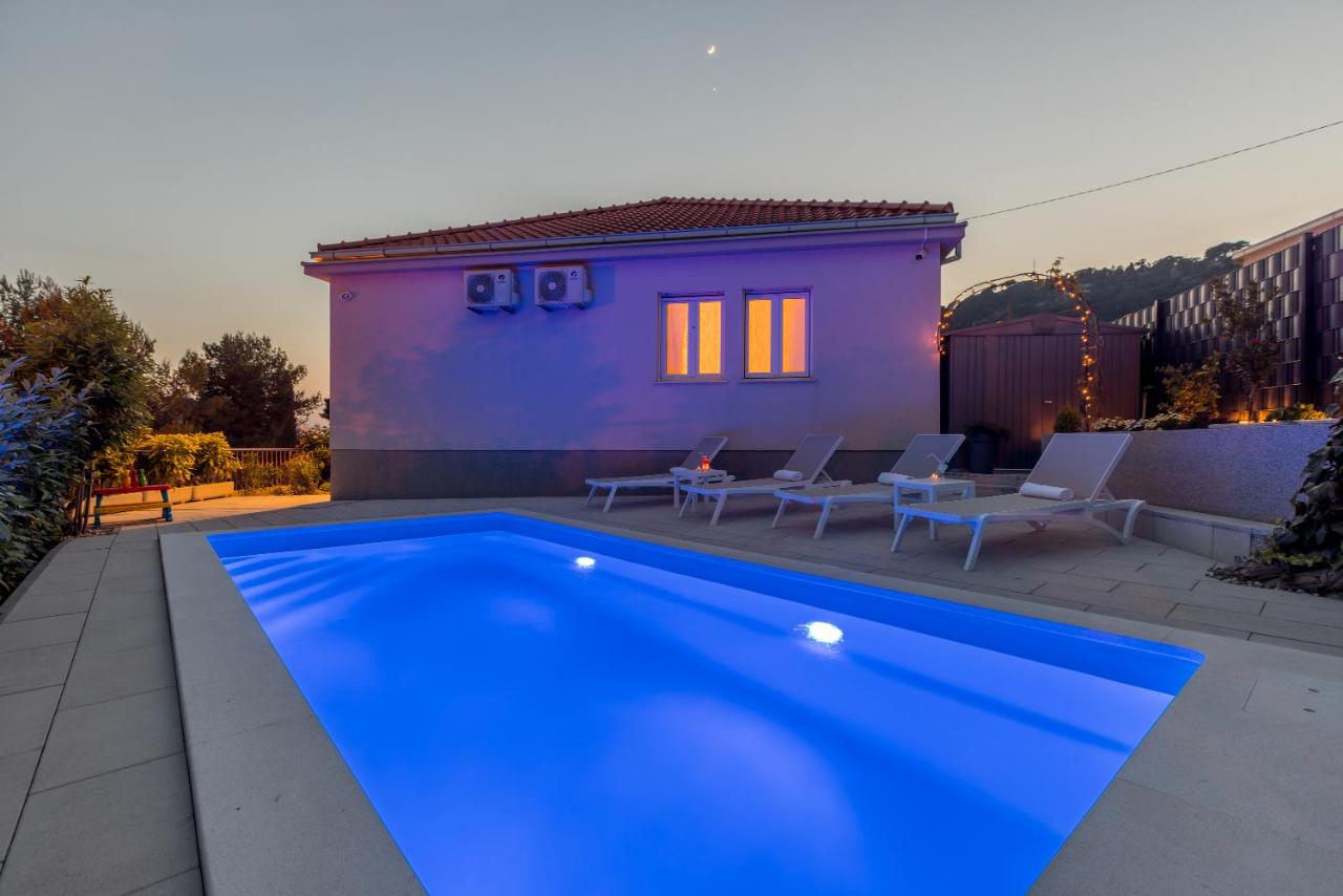 Villa KaTess with heated pool - B&B Split