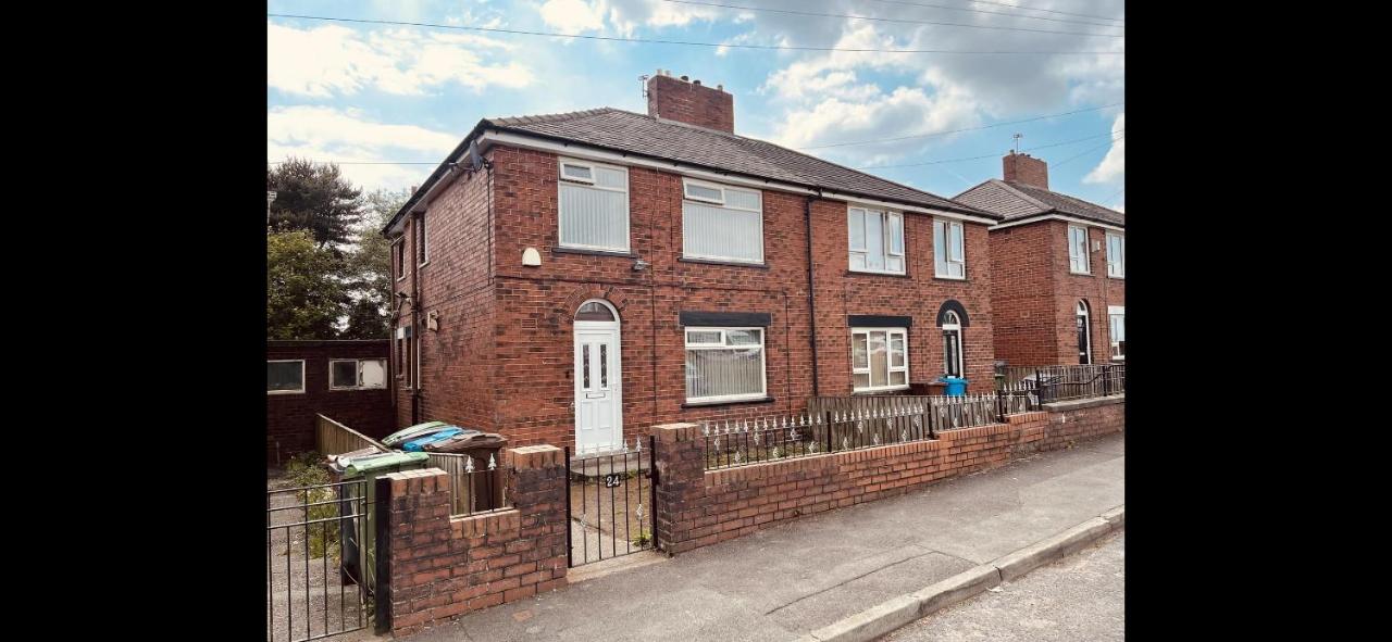 B&B Oldham - Entire 3-Bedroom Home in Oldham - Guest house - Bed and Breakfast Oldham