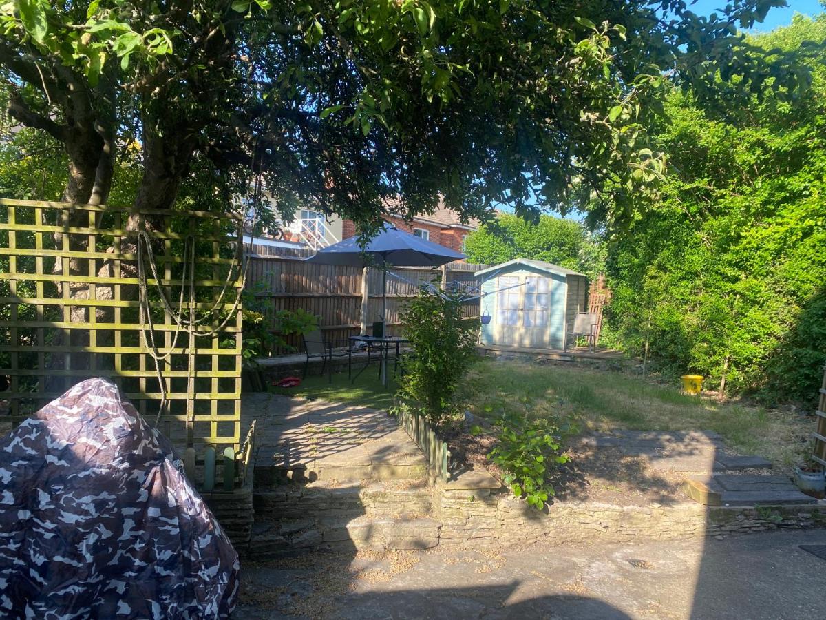 Bittern Lodge Homestay with Free Parking & Parking for cruise available, Full access to kitchen in Southampton - Chambres d'hôtes Southampton