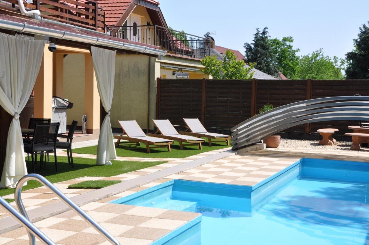 Garden Villa Zsóry - Chambres d’hôtes