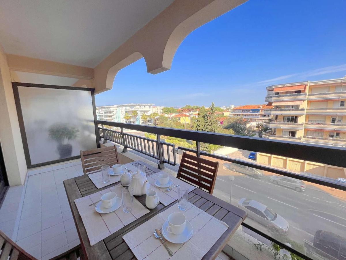 Studio cabine à 200m de Port Fréjus, plage, commerces, terrasse, 4 couchages, ménage inclus - FR-1-226A-31 - B&B