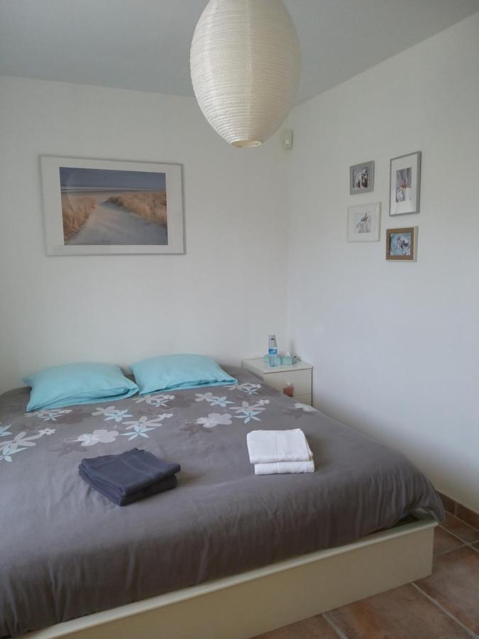 Chambre et sanitaires privés chez un particulier - B&B Fontenailles