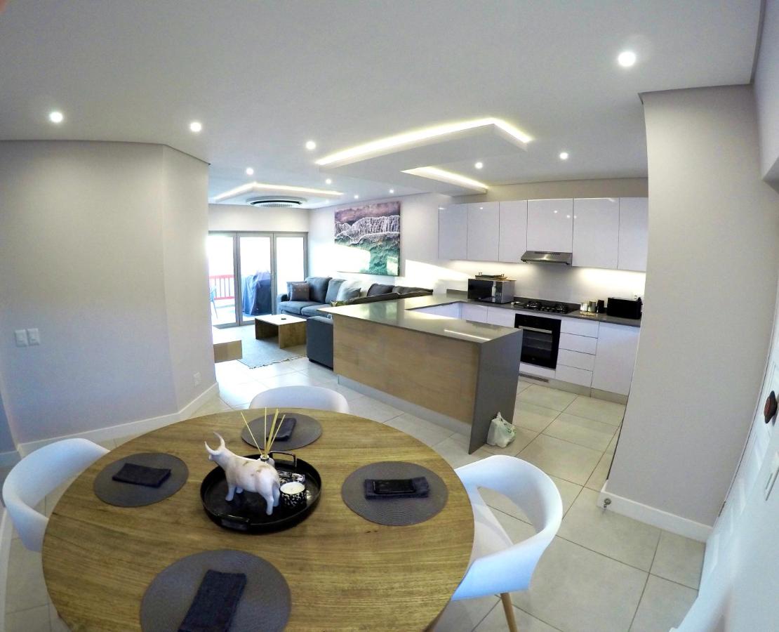 Stylish Sea View Apartment in Santorini Estate. - Ferienwohnung Ballito