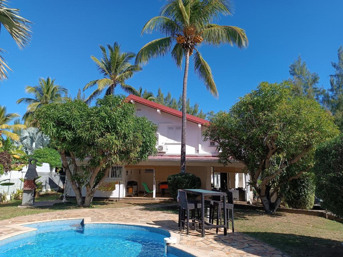 Villa piscine à 100m du lagon de l'Ermitage - Bed and Breakfast