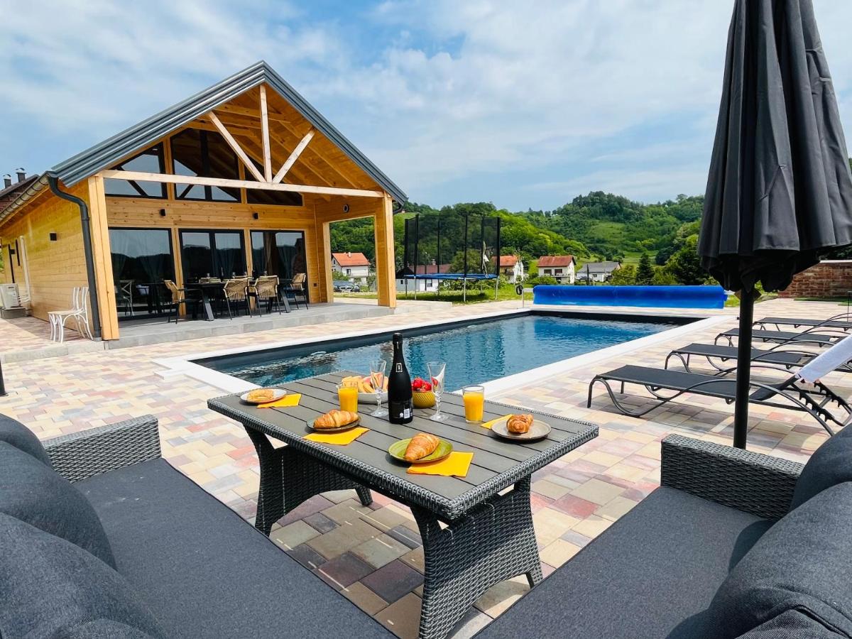 Holiday House Novus - B&B